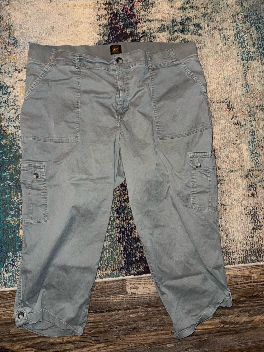 Lee Women’s Light Gray Cargo Capris
